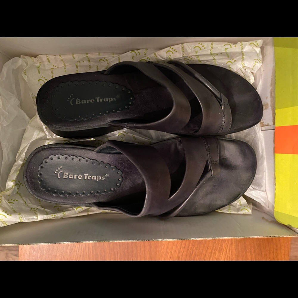 Bare Traps sandals